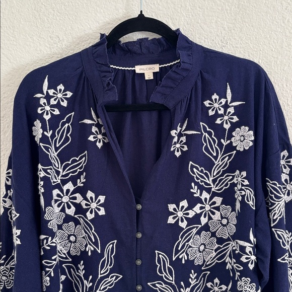 Anthropologie The Tavi Buttondown Navy Floral Blouse Pilcro: Embroidered Edition - Picture 4 of 12